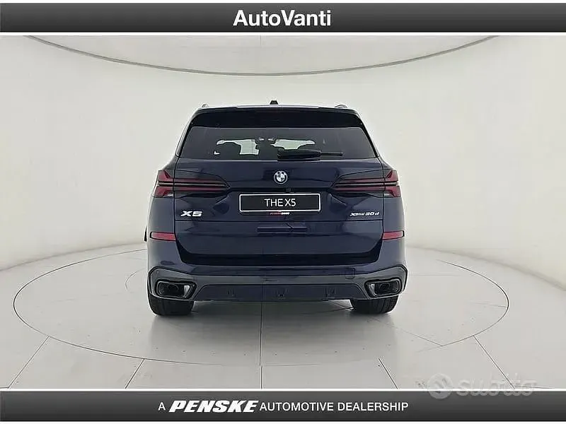Nuova BMW X5 M Sport 286 CV (210 kW) 2026 Blu SUV