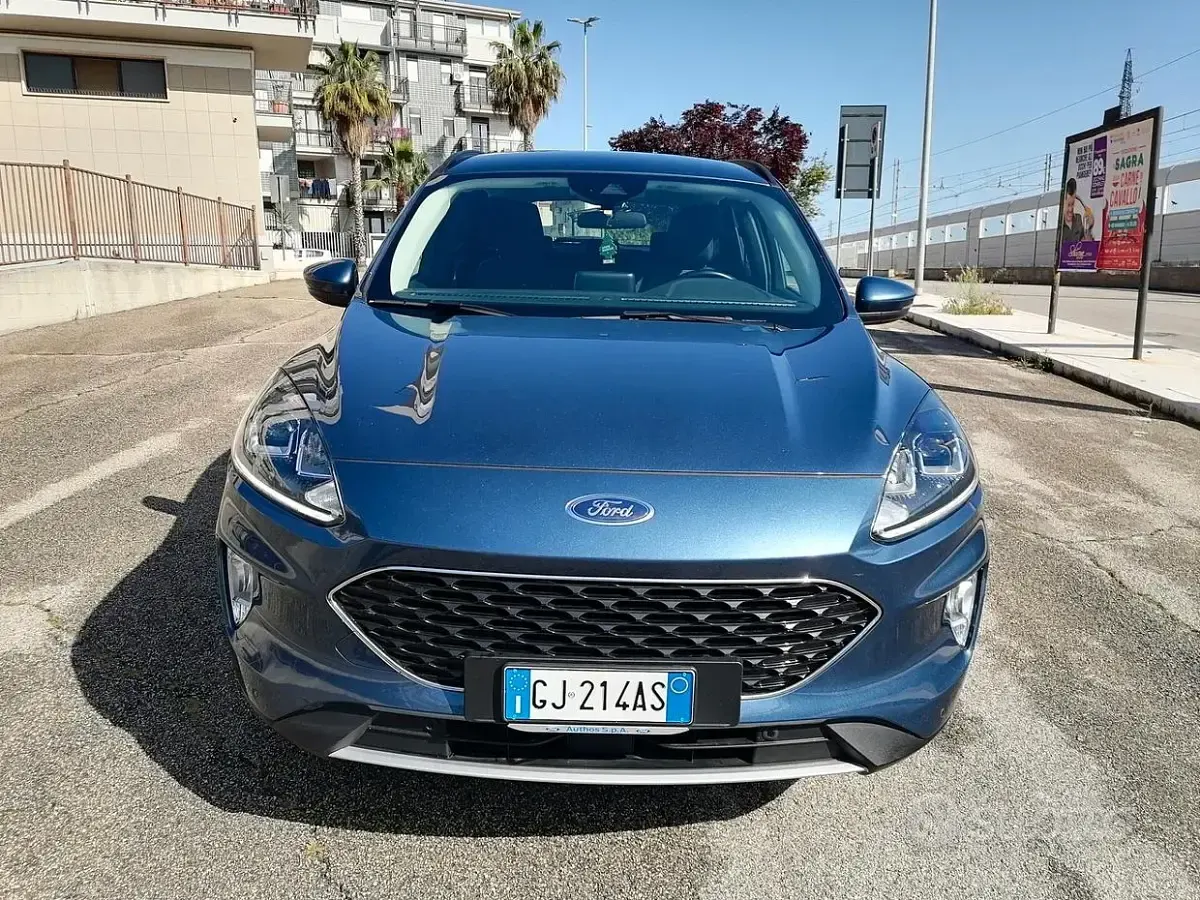 Usata Ford Kuga Titanium 120 CV (88 kW) 2022 Blu SUV