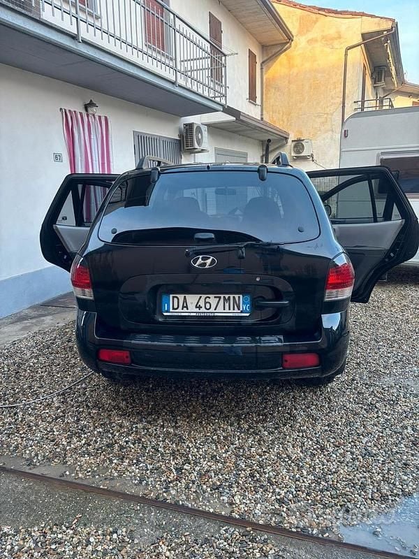 Usata Hyundai Santa Fe 125 CV (91 kW) 2006 Nero SUV