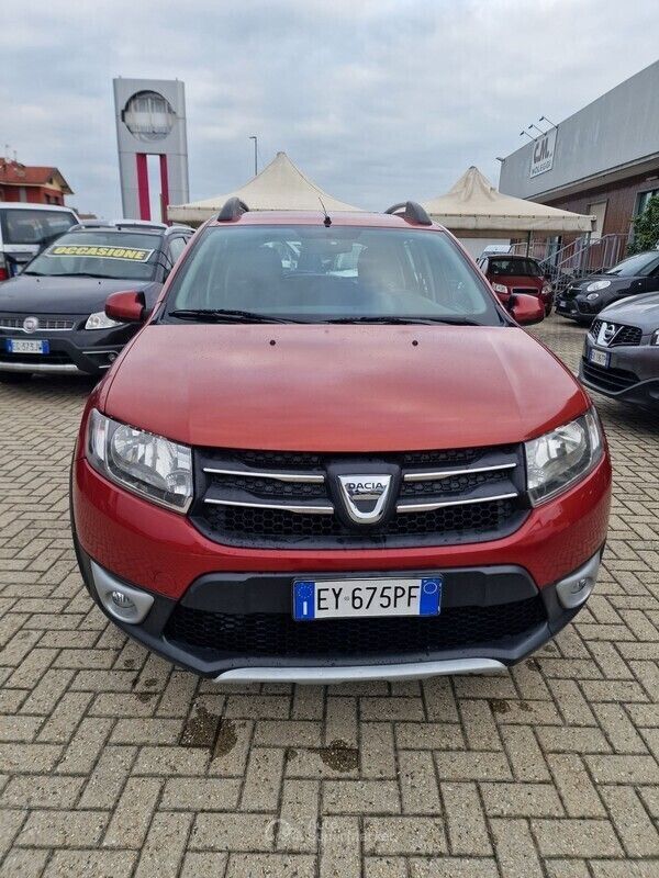 Usata Dacia Sandero 90 CV (66 kW) 2015 Utilitaria