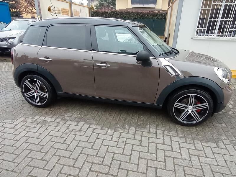 Usata Mini Cooper SD Countryman 142 CV (104 kW) 2012 Marrone SUV