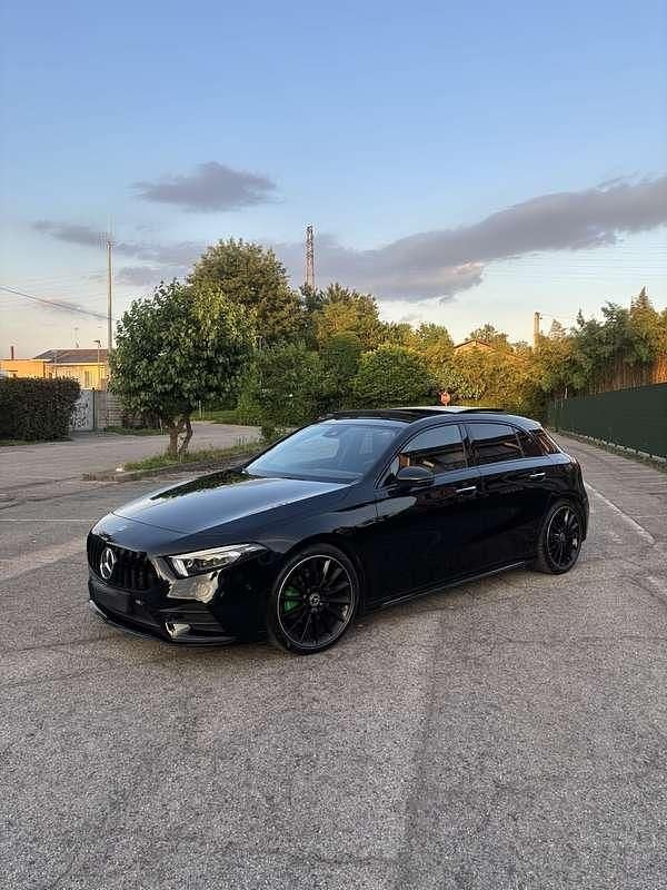 Usata 2025 Mercedes A180 AMG Line Premium Tre volumi | 28.000 € (Super prezzo) - Immagine 1/4