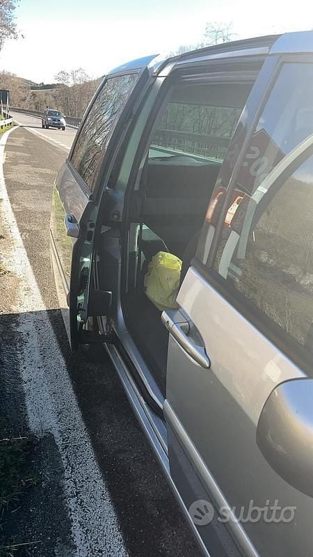 Usata Citroën C8 Exclusive 128 CV (94 kW) 2005 Grigio Monovolume