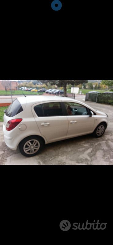 Usata Opel Corsa 86 CV (63 kW) 2011 Bianco Utilitaria