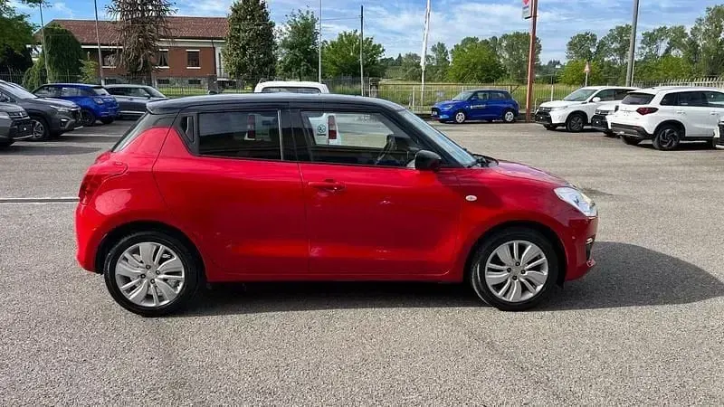Usata Suzuki Swift Cool 90 CV (66 kW) 2020 Rosso Utilitaria