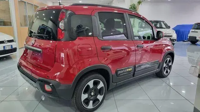 Usata Fiat Panda S 70 CV (51 kW) 2024 Rosso Utilitaria