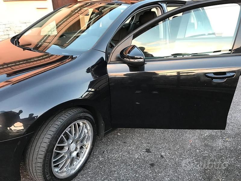 Usata VW Golf VI 110 CV (80 kW) 2010 Nero Utilitaria