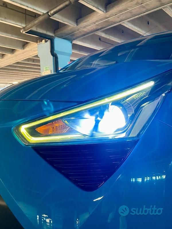 Usata Toyota Aygo 72 CV (52 kW) 2019 Blu Utilitaria