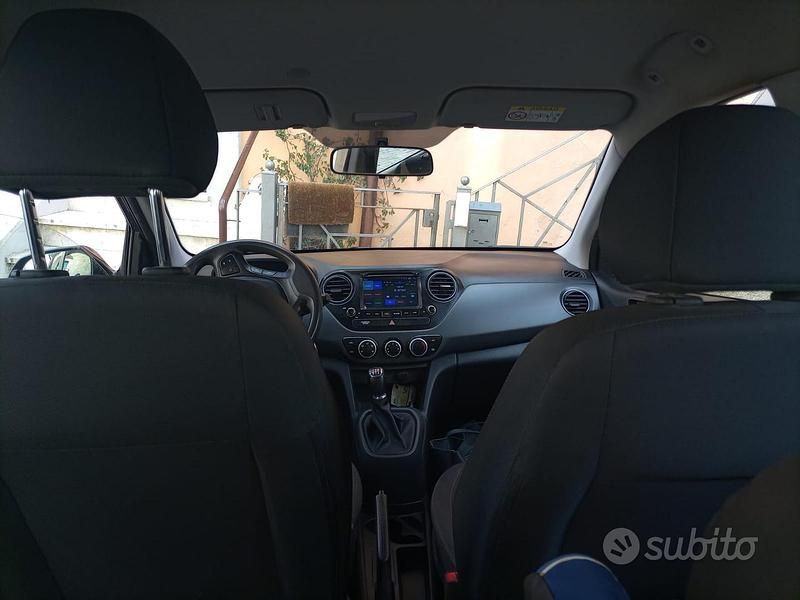 Usata Hyundai i10 69 CV (50 kW) 2018 Grigio Utilitaria