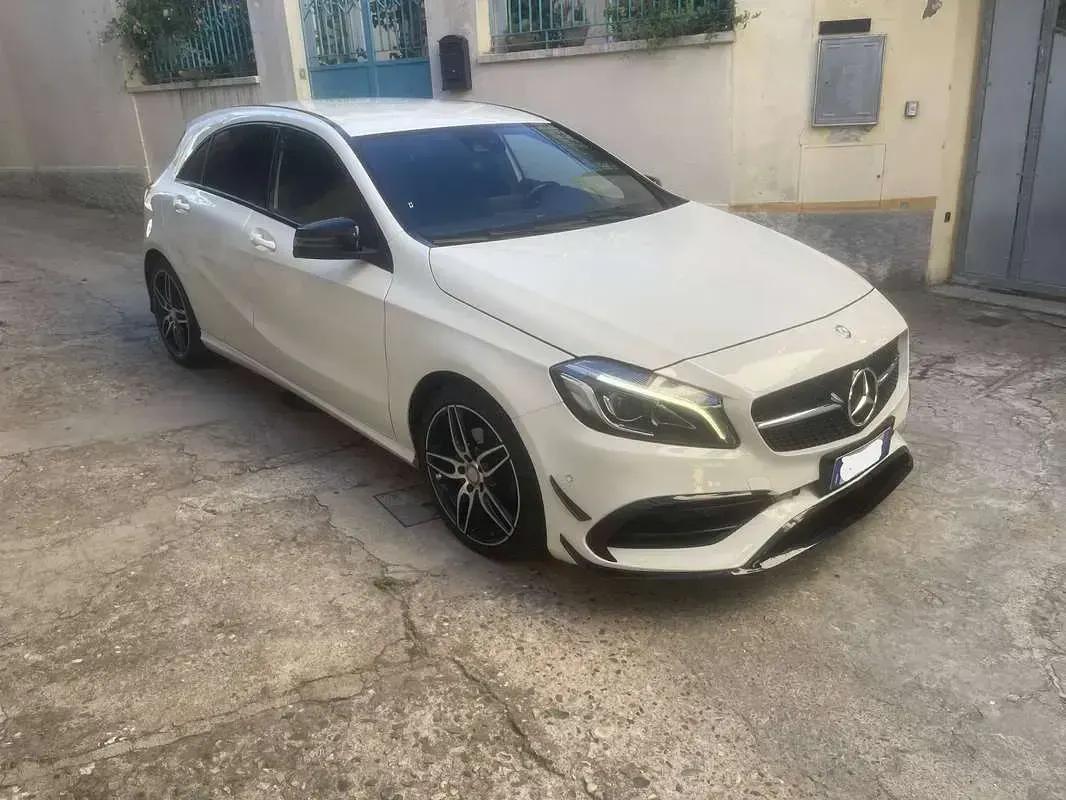 Usata Mercedes A200 Premium 156 CV (114 kW) 2016 Bianco Utilitaria