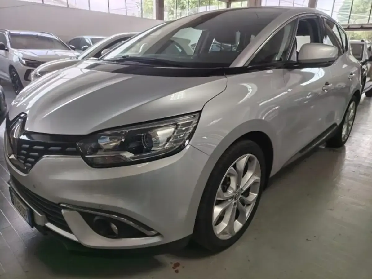 Usata Renault Scénic IV 110 CV (80 kW) 2018 Argento Monovolume
