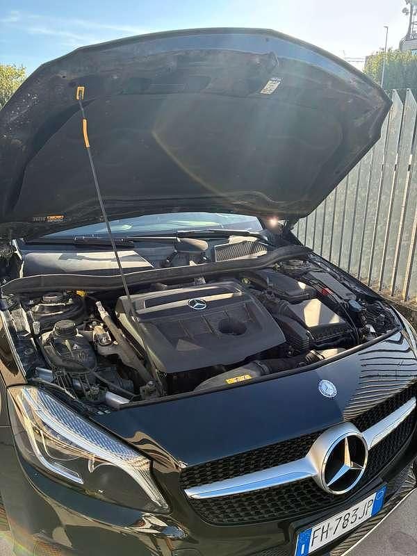 Usata Mercedes A180 Business 109 CV (80 kW) 2015 Nero Berlina