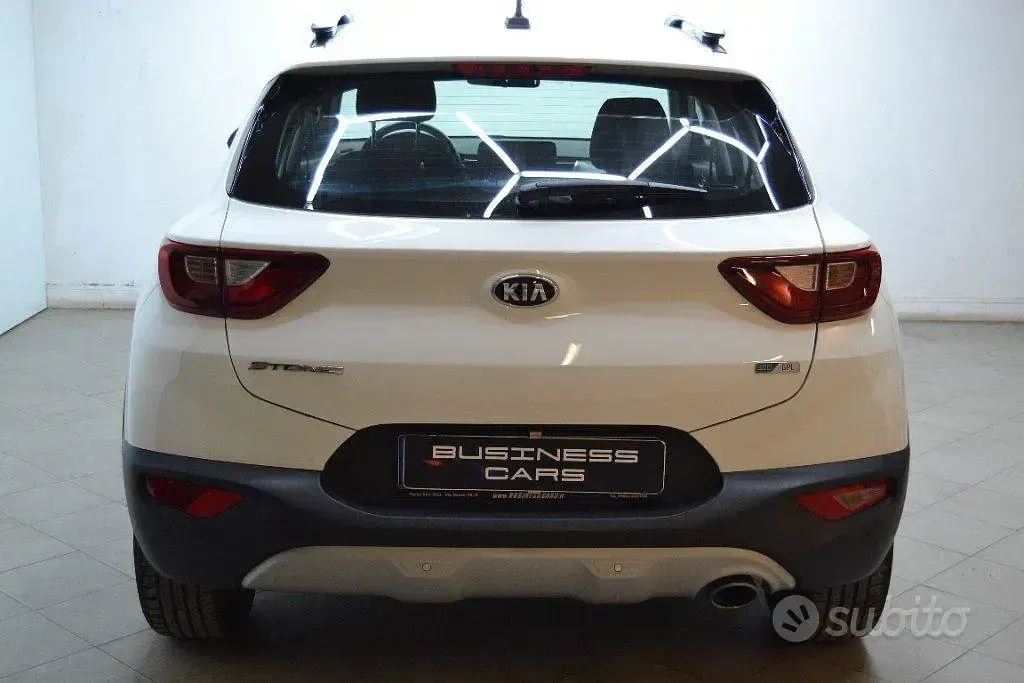 Usata Kia Stonic 101 CV (74 kW) 2019 Bianco SUV