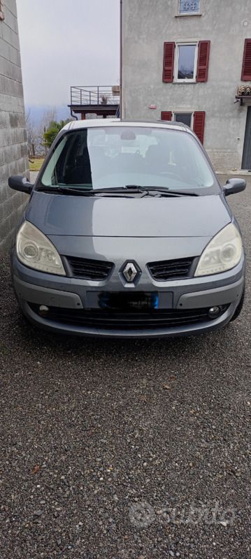 Grigio Usata 2006 Renault Scénic II Monovolume | 2000 € (Buon prezzo) - Immagine 1/4