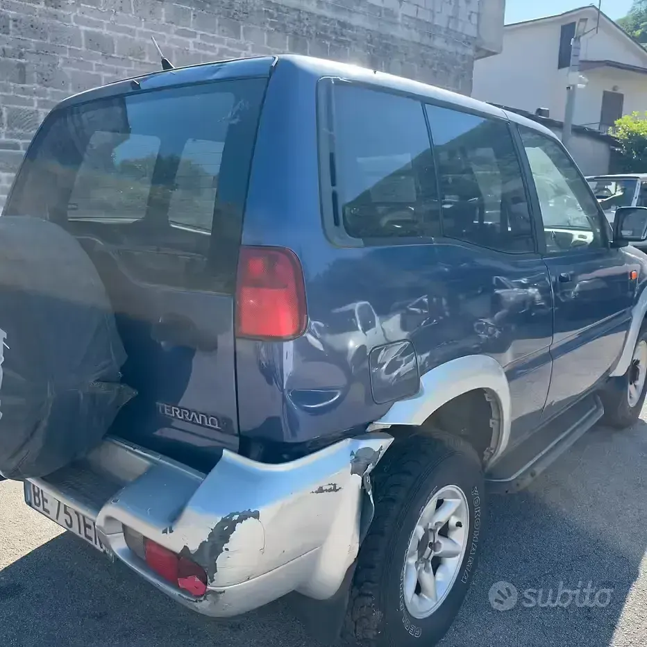 Usata Nissan Terrano SE 125 CV (91 kW) 1998 Bluazzurro SUV