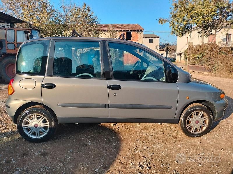 Usata Fiat Multipla 2001 Grigio Monovolume