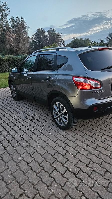Usata Nissan Qashqai 130 CV (95 kW) 2013 Grigio SUV