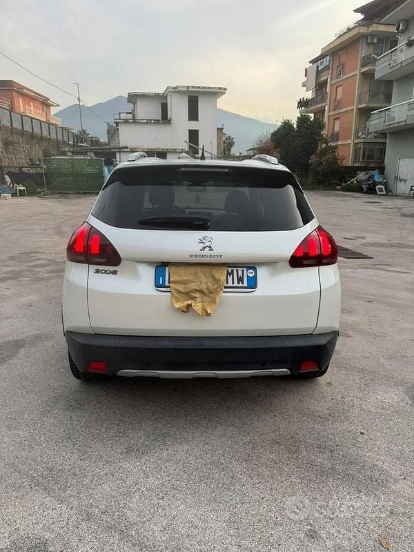 Usata Peugeot 2008 82 CV (60 kW) 2018 Bianco SUV