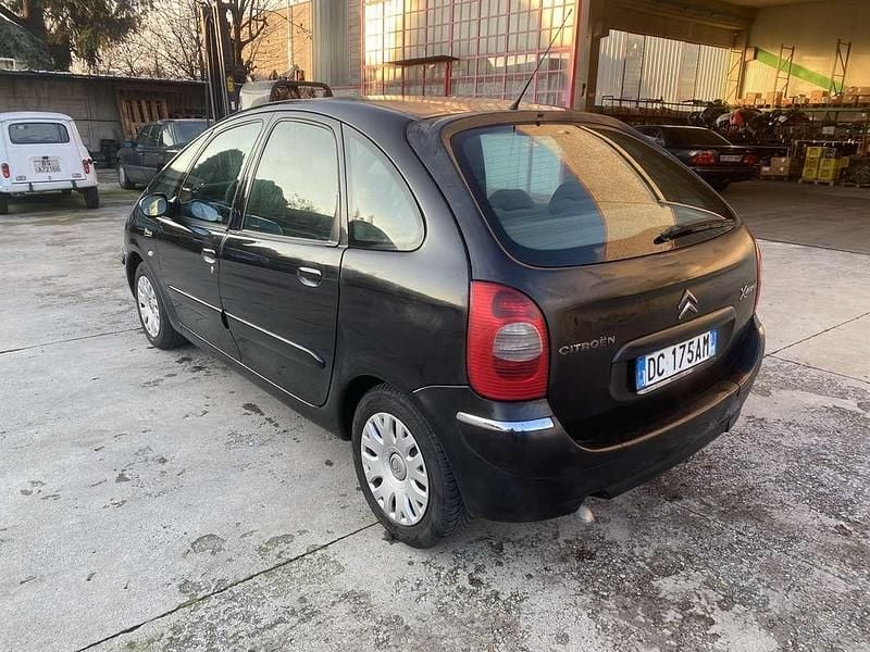 Usata Citroën Xsara Picasso 109 CV (80 kW) 2006 Nero Monovolume