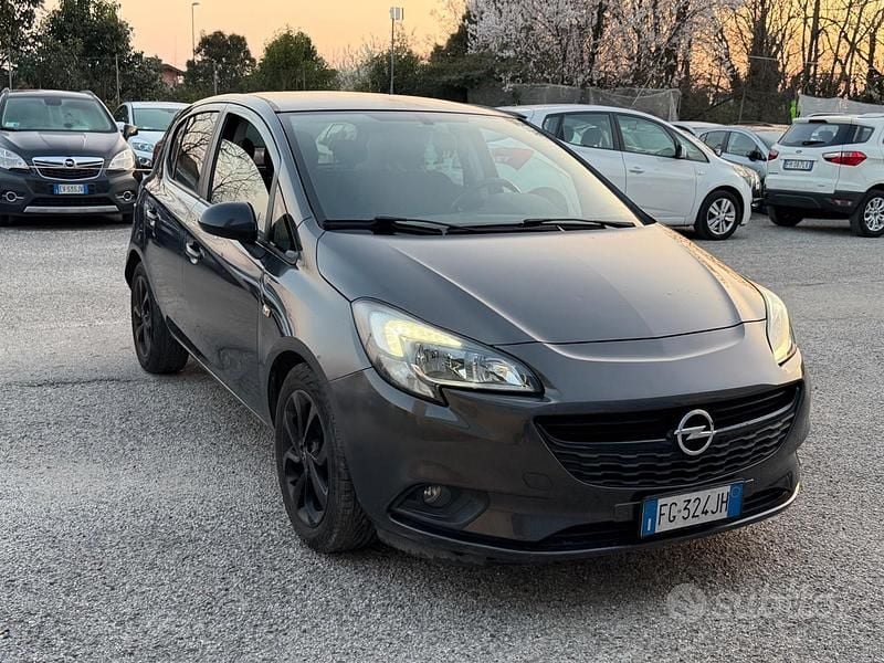 Usata Opel Corsa 90 CV (66 kW) 2016 Nero Utilitaria