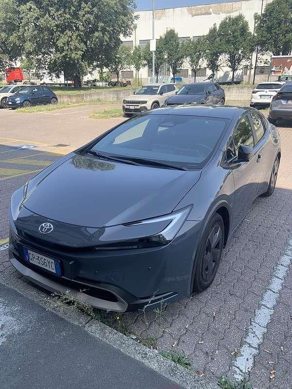 Usata Toyota Prius Active 151 CV (111 kW) 2023 Grigio Berlina