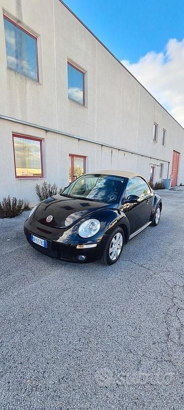 Usata VW New Beetle 105 CV (77 kW) 2008 Nero Utilitaria