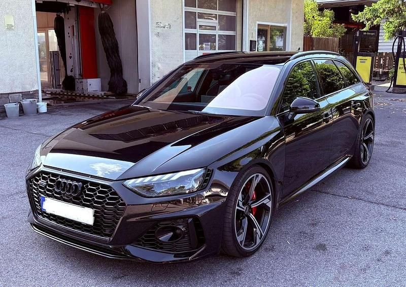 Mythosschwarz Usata 2021 Audi RS4 Ambiente Station wagon | 59.999 € (Buon prezzo) - Immagine 1/4