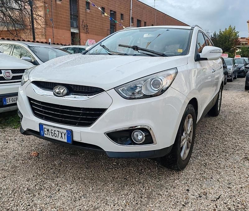 Bianco Usata 2012 Hyundai ix35 SUV | 8000 € - Immagine 1/4
