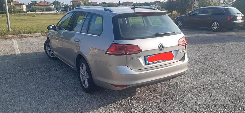 Usata VW Golf VII Highline 110 CV (80 kW) 2017 Grigio Station wagon