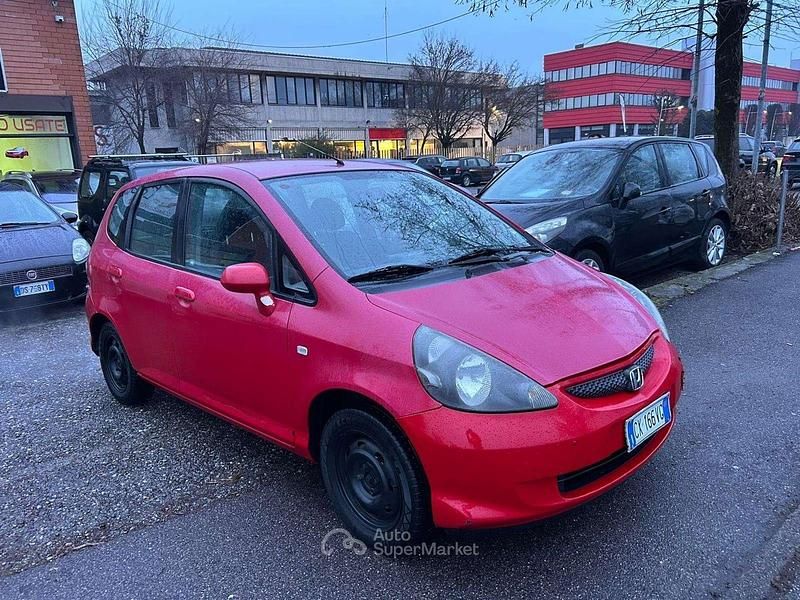 Usata Honda Jazz S 77 CV (56 kW) 2005 Rosso Utilitaria