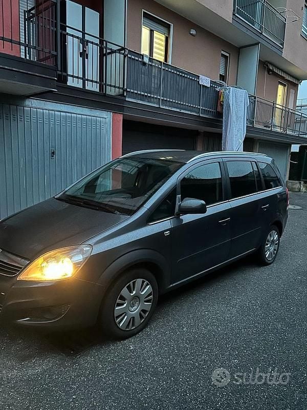 Usata Opel Zafira Cosmo 150 CV (110 kW) 2012 Grigio Monovolume