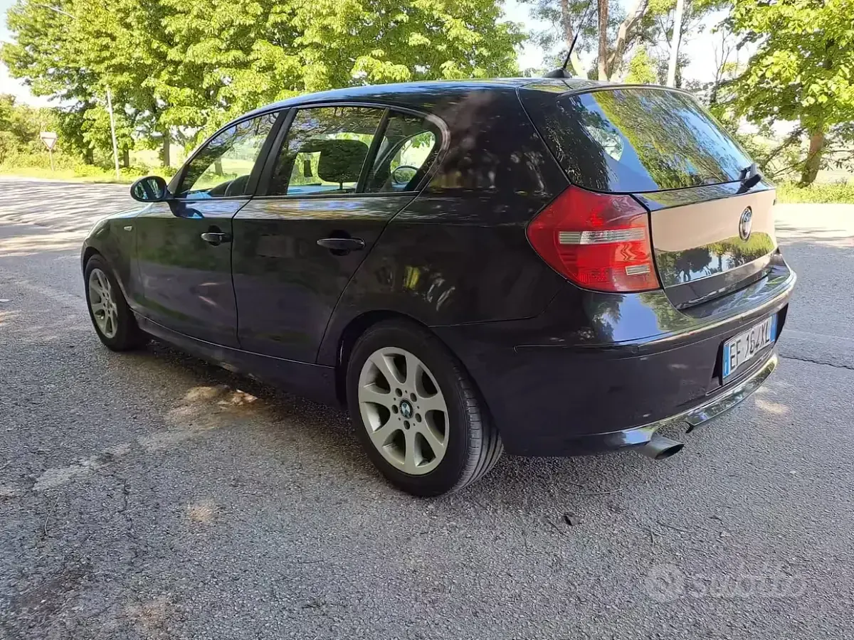 Usata BMW 118 143 CV (105 kW) 2010 Nero Utilitaria
