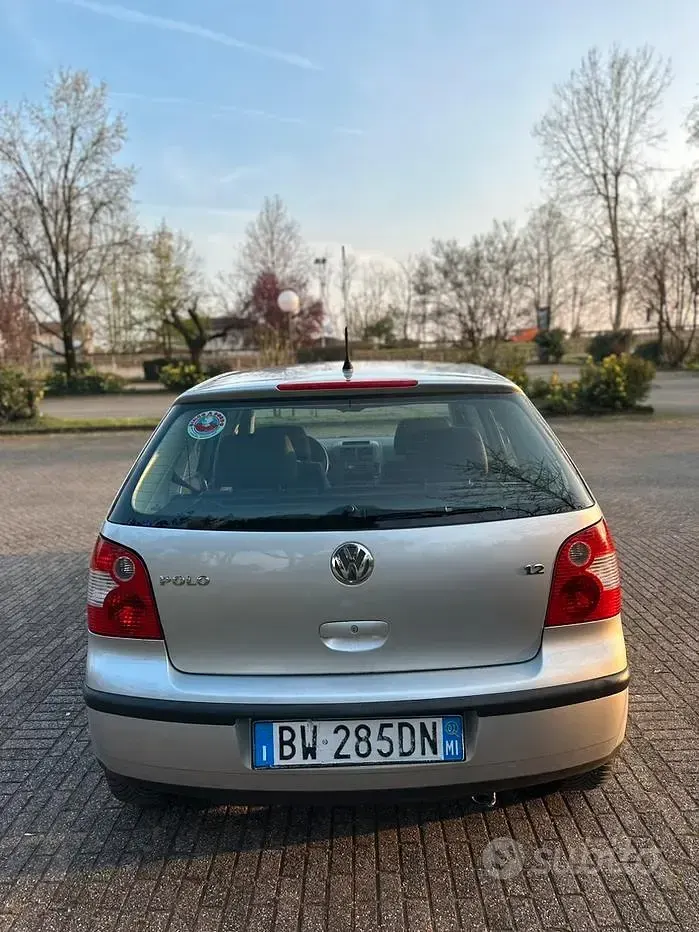 Usata VW Polo 54 CV (39 kW) 2002 Grigio Utilitaria