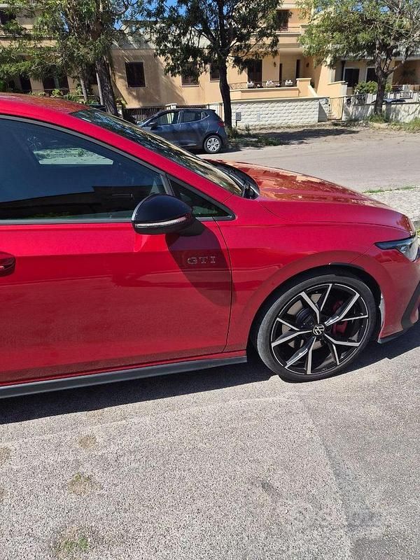 Usata VW Golf VIII GTI 265 CV (194 kW) 2024 Rosso Berlina