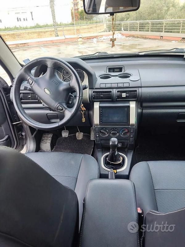 Usata Land Rover Freelander 111 CV (81 kW) 2005 Grigio SUV