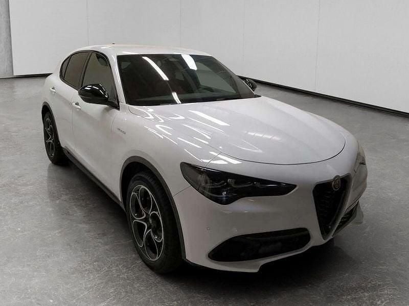 Usata Alfa Romeo Stelvio Veloce 209 CV (153 kW) 2024 Bianco SUV