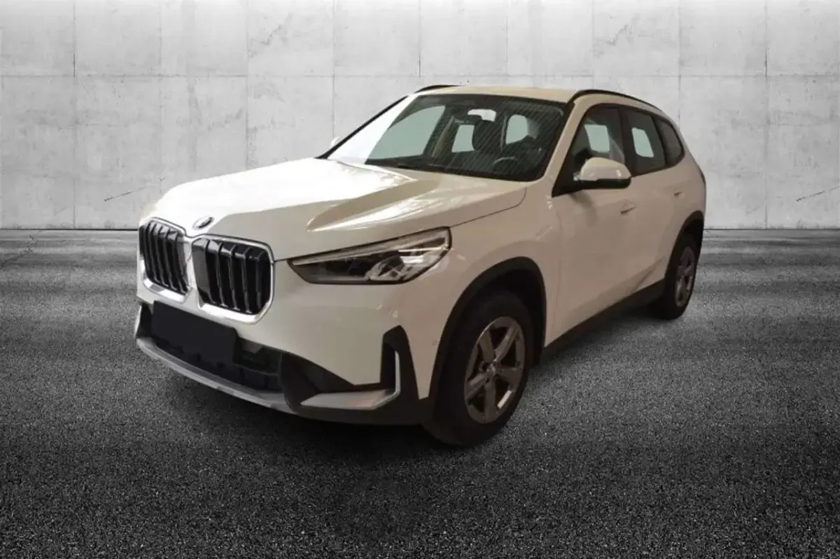 Usata BMW X1 Efficient Dynamics 136 CV (100 kW) 2023 Bianco metallizzato SUV
