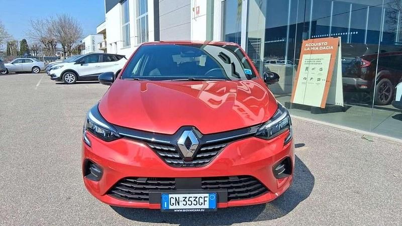 Usata Renault Clio V Intens 101 CV (74 kW) 2023 Orange valencia Berlina