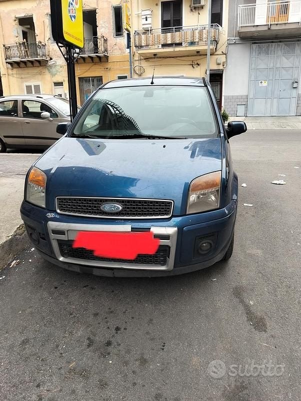 Usata Ford Fusion 2008 Blu Utilitaria