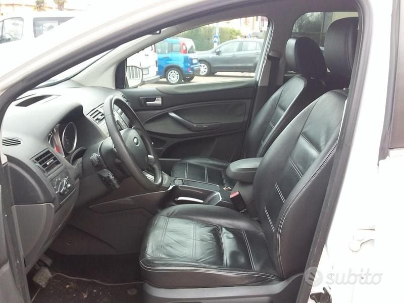 Usata Ford Kuga Titanium 163 CV (119 kW) 2011 Bianco SUV