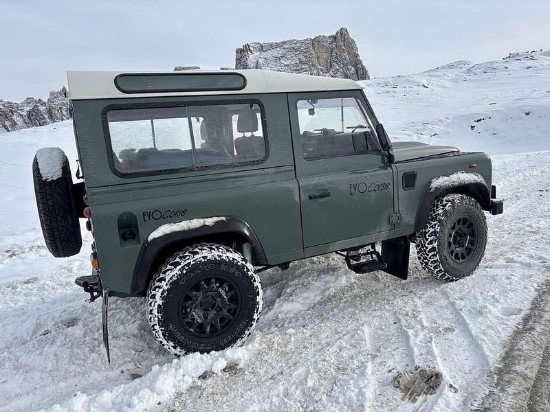 Usata Land Rover Defender 122 CV (89 kW) 2010 Verde Station wagon