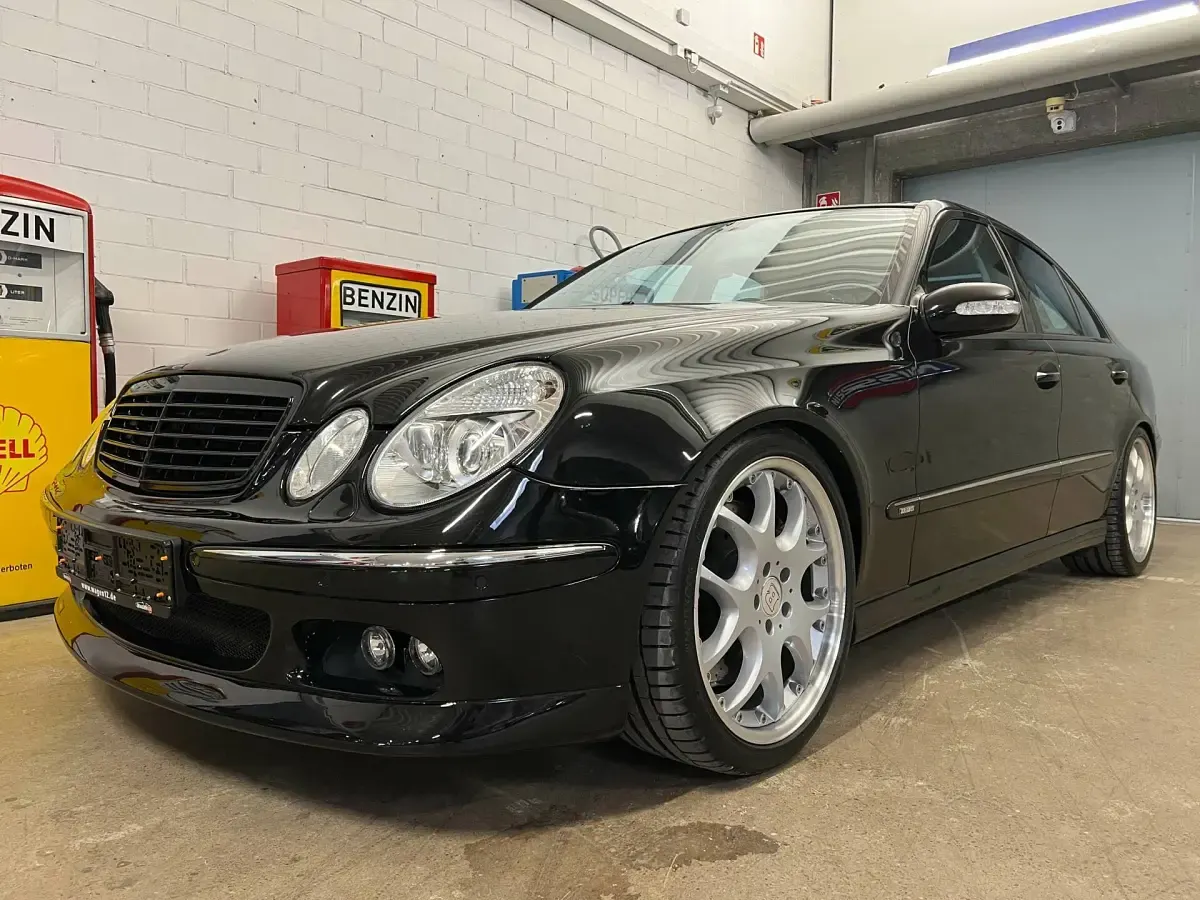 Usata Mercedes E500 426 CV (313 kW) 2002 Nero Berlina