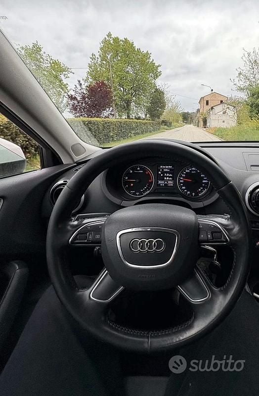 Begagnad Audi A3 Attraction 110 HK (80 kW) 2015 Vit Sedan