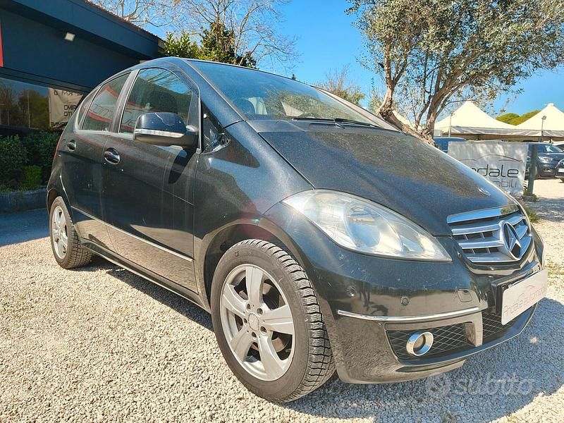 Usata Mercedes A180 Avantgarde 109 CV (80 kW) 2012 Nero Berlina