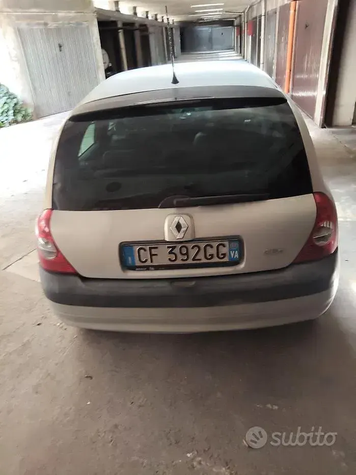 Usata Renault Clio II 58 CV (42 kW) 2003 Grigio Berlina