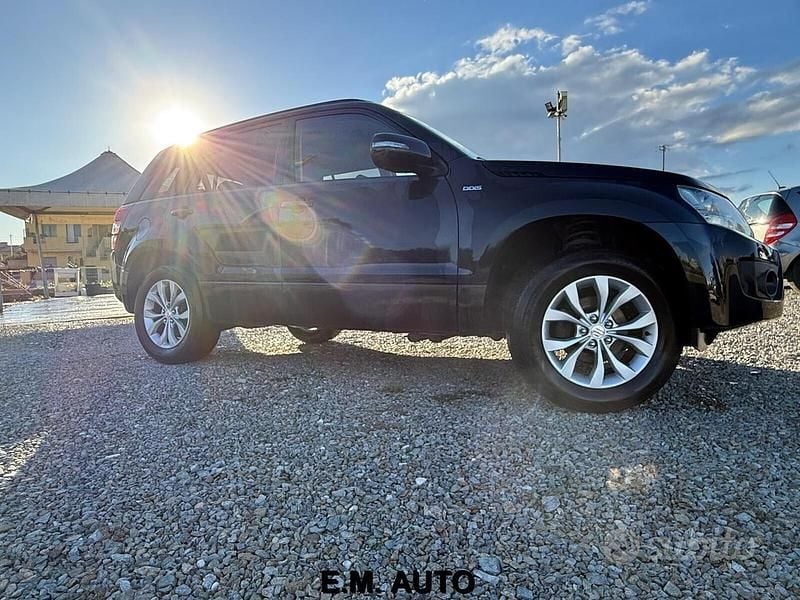 Usata Suzuki Grand Vitara 129 CV (94 kW) 2013 Nero SUV
