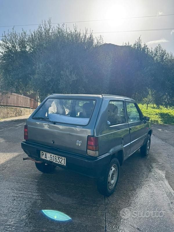 Usata Fiat Panda 4x4 50 CV (36 kW) 1987 Grigio Utilitaria