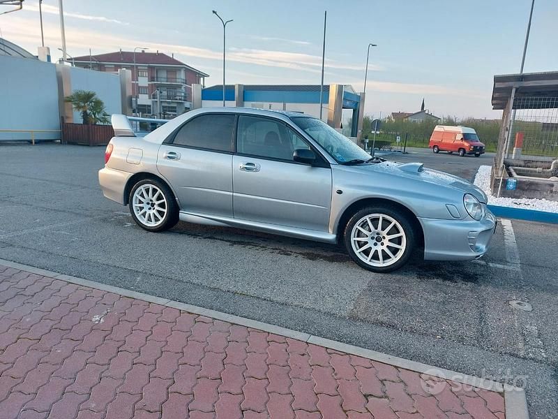 Usata Subaru Impreza 218 CV (160 kW) 2001 Grigio Berlina