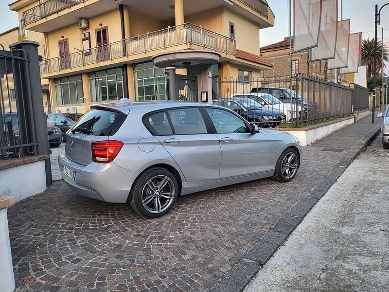 Usata BMW 116 Sport Line 116 CV (85 kW) 2012 Argento Utilitaria
