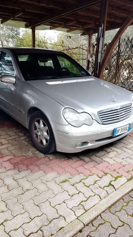 Usata Mercedes C220 Avantgarde 143 CV (105 kW) 2001 Berlina